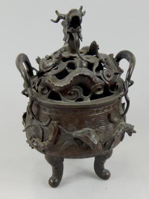 A late 19th/early 20thC Chinese bronze censer
