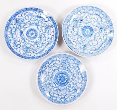 Various Chinese blue and white saucers - 4