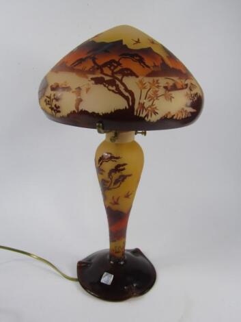 A Cristallerie La Rochere cameo glass table lamp