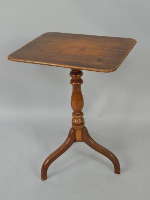 An early 19thC mahogany occasional table