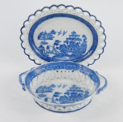 A Spode early 19thC blue and white pottery chestnut basket on stand