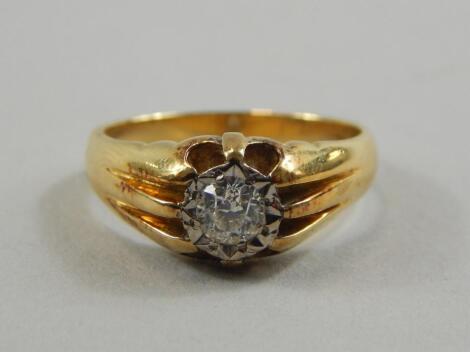 An 18ct gold diamond dress ring