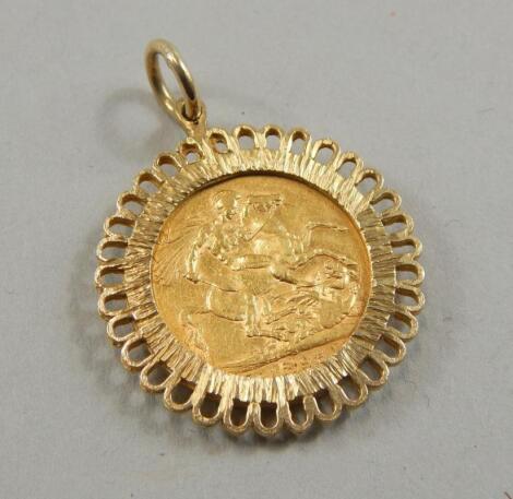 A Victorian full gold sovereign pendant