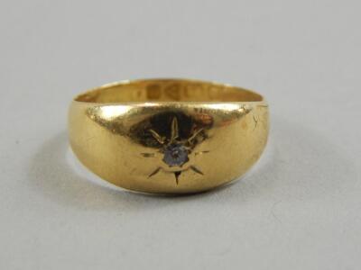 An 18ct gold diamond signet ring