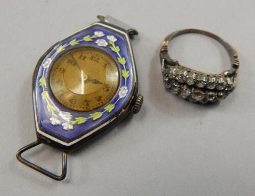 Two items of costume jewellery