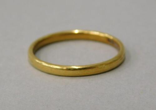 A 22ct gold wedding band