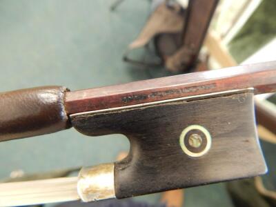 A violin bow by Otto Schuller - 4