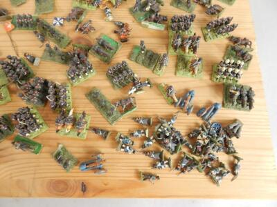 A quantity of miniature painted metal soldiers - 2