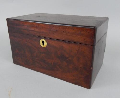 An early 19thC mahogany tea caddy