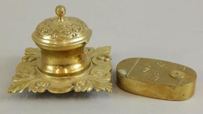 A 19thC snuff box