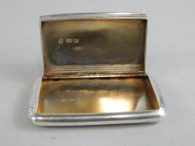 A rectangular Victorian silver snuff box - 2