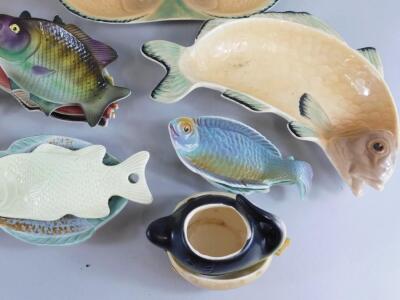 A quantity of Shorter and other pottery fish dishes - 2