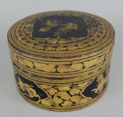 A 19thC Chinese export lacquer circular box and cover