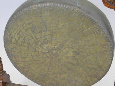 A late Victorian oak dinner gong - 3