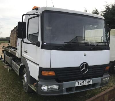 A 1999 Mercedes car transporter recovery vehicle - 2