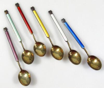 A set of six early 20thC enamel and metal teaspoons - 4