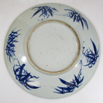 A 19thC Chinese porcelain blue and white charger - 2