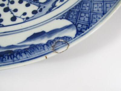 A 19thC Chinese porcelain blue and white charger - 4