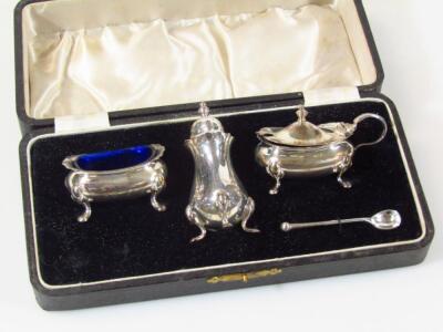 A George VI silver cruet set