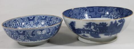 An early 19thC blue and white Pearlware bowl