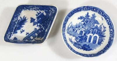 A blue and white Pearlware shaped dish - 5