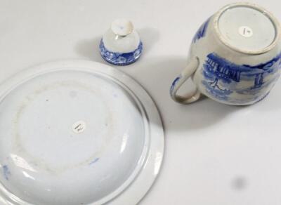 A 19thC blue and white Pearlware egg rack - 2