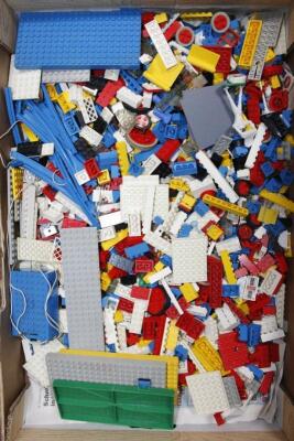 Various 20thC Lego plastic pieces - 2