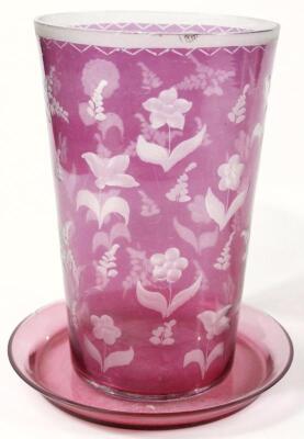 An early 20thC etched and pink glass vase - 2