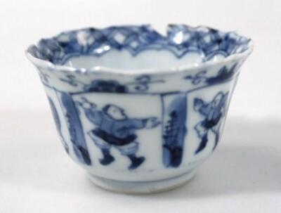 An 18thC Chinese blue and white tea bowl and saucer - 8