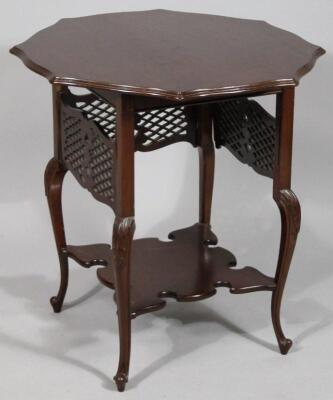 A early Edwardian mahogany occasional table