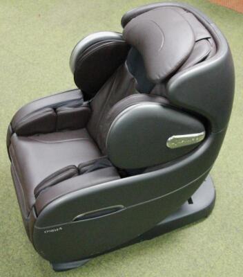 A modern Uinfinity OSIM articulated leather massage chair