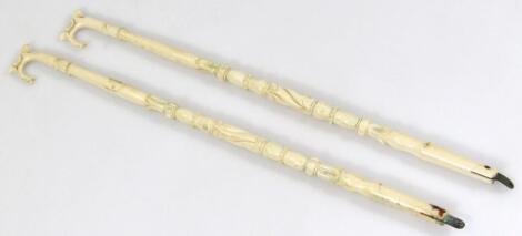 A 19thC ivory parasol handle