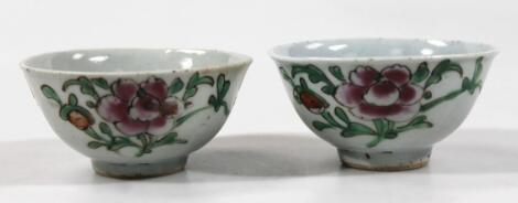 A pair of 18thC Chinese porcelain tea bowls