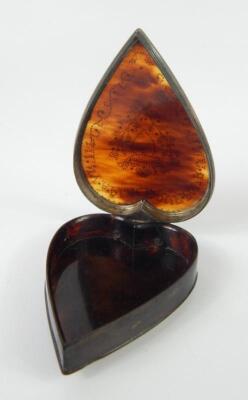 A French 19thC heart shaped tortoiseshell patch box and hinged cover - 2