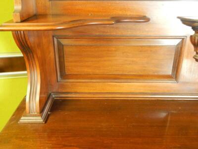 A Victorian mahogany mirror back sideboard - 3