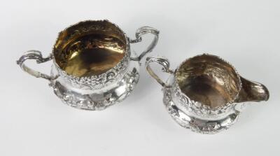 A George IV silver cream jug and sugar bowl - 2