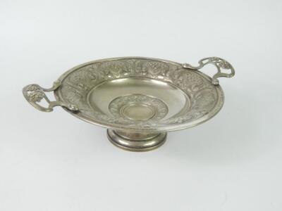 An Art Nouveau plated tazza