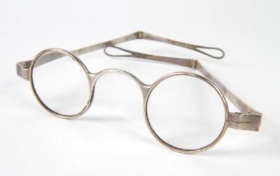 A pair of George III silver spectacles - 2