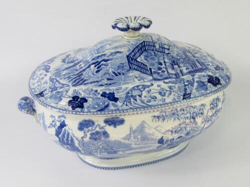 A Wedgwood early 19thC blue and white pottery soup tureen and cover