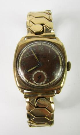 An Art Deco gentleman's 9ct gold cased wristwatch