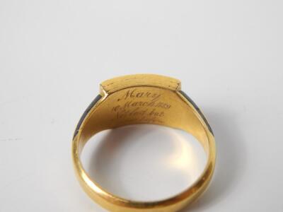 Two 19thC 18ct gold mourning rings - 5