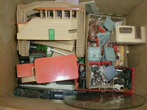 An extensive Hornby Dublo trainset