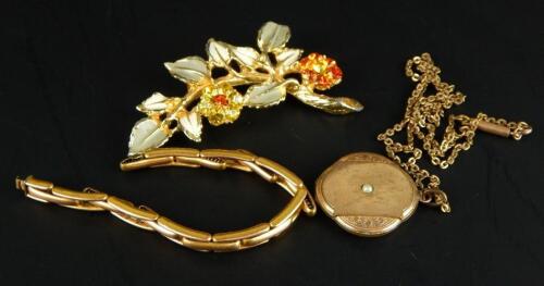 A quantity of jewellery