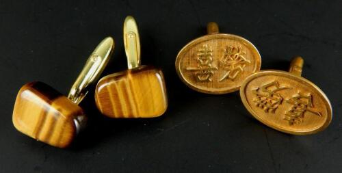 Two pairs of gent's cufflinks