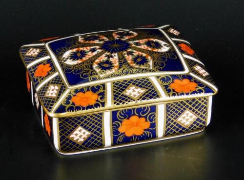 A Royal Crown Derby Imari pin dish