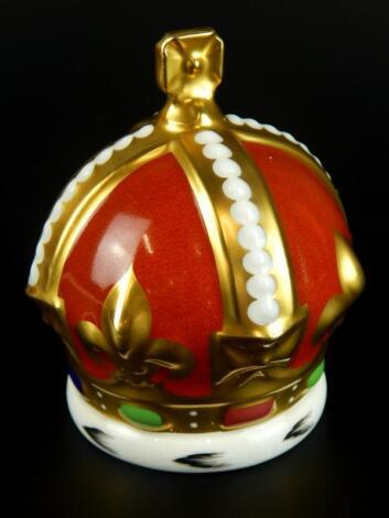 A Royal Crown Derby crown paperweight