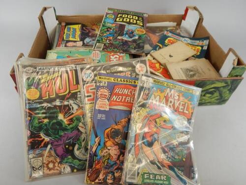 A large quantity of comics