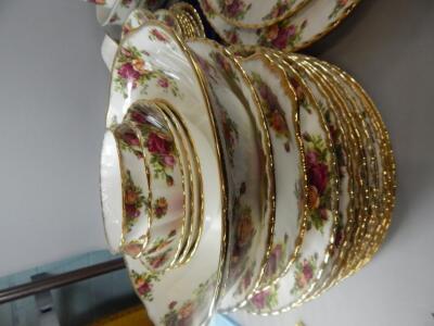 A large quantity of Royal Albert Old Country Roses dinner ware - 3