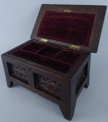 An oak jewellery box - 2