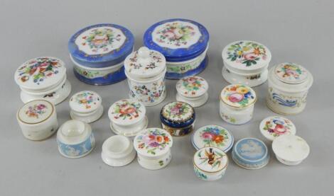 A quantity of 19thC and later circular boxes and covers